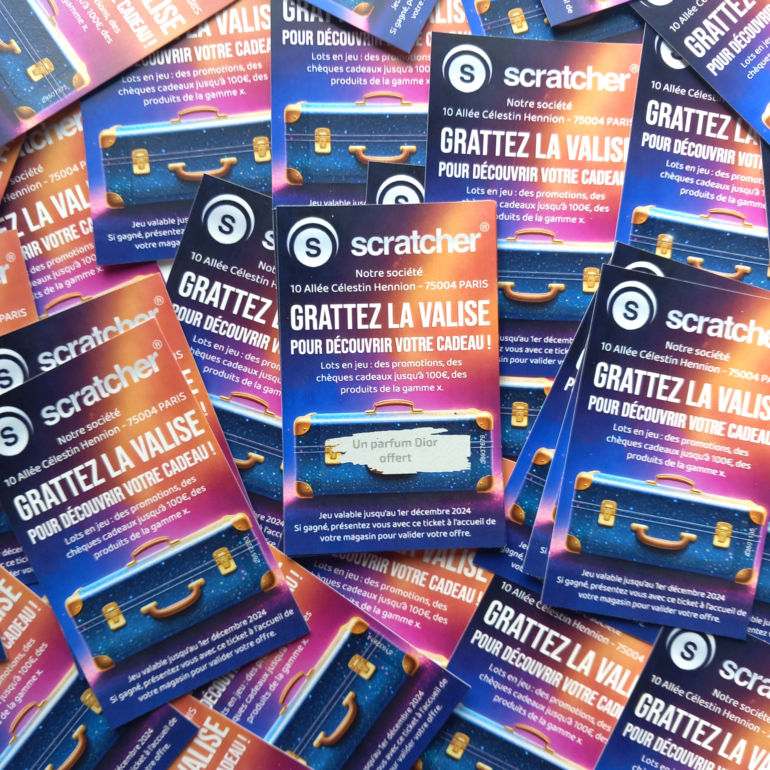 Maximiser l’impact de vos événements est essentiel pour atteindre vos objectifs marketing. Et quoi de mieux que d’utiliser des cartes à gratter personnalisées pour susciter l’engouement chez vos participants ? Derrière leur apparence simpliste, ces outils peuvent non seulement générer de l’excitation, mais également renforcer l’interaction et la mémorisation de votre marque lors de vos événements. Dans cet article, nous vous dévoilerons tous les avantages et les astuces pour utiliser les cartes à gratter personnalisées de manière optimale